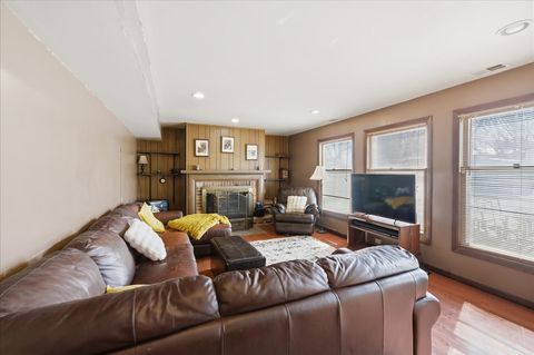 Tiny photo for 23W281 Cambridge Court, Glen Ellyn, IL 60137 (MLS # 12594873)