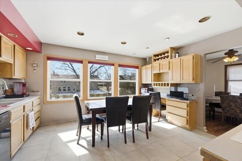 Tiny photo for 23W281 Cambridge Court, Glen Ellyn, IL 60137 (MLS # 12594873)