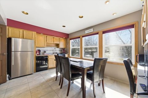 Tiny photo for 23W281 Cambridge Court, Glen Ellyn, IL 60137 (MLS # 12594873)