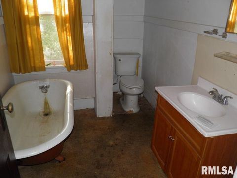 Tiny photo for 808 E 3RD Avenue, Coal Valley, IL 61240 (MLS # QC4267293)