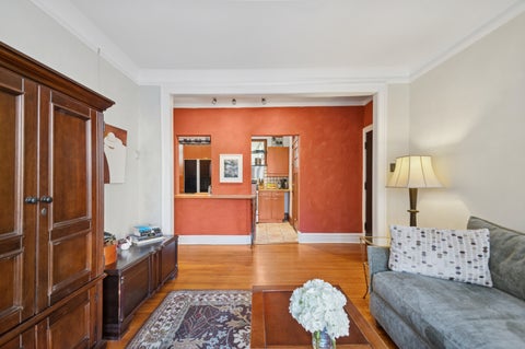 Tiny photo for 728 1/2 Hinman Avenue #2S, Evanston, IL 60202 (MLS # 12702971)