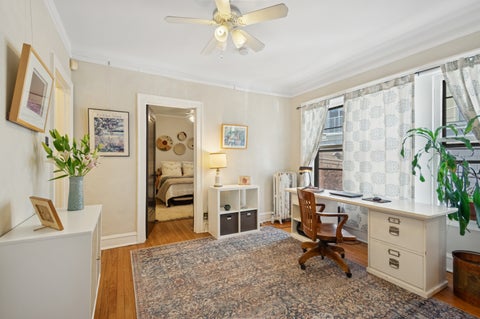 Tiny photo for 728 1/2 Hinman Avenue #2S, Evanston, IL 60202 (MLS # 12702971)