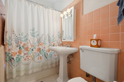 Tiny photo for 728 1/2 Hinman Avenue #2S, Evanston, IL 60202 (MLS # 12702971)
