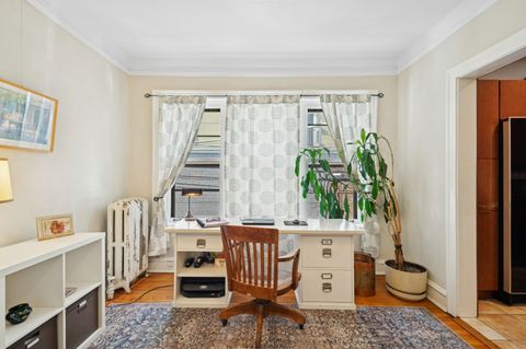 Tiny photo for 728 1/2 Hinman Avenue #2S, Evanston, IL 60202 (MLS # 12702971)