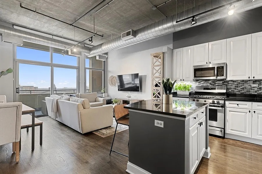 900 N Kingsbury Street 1110