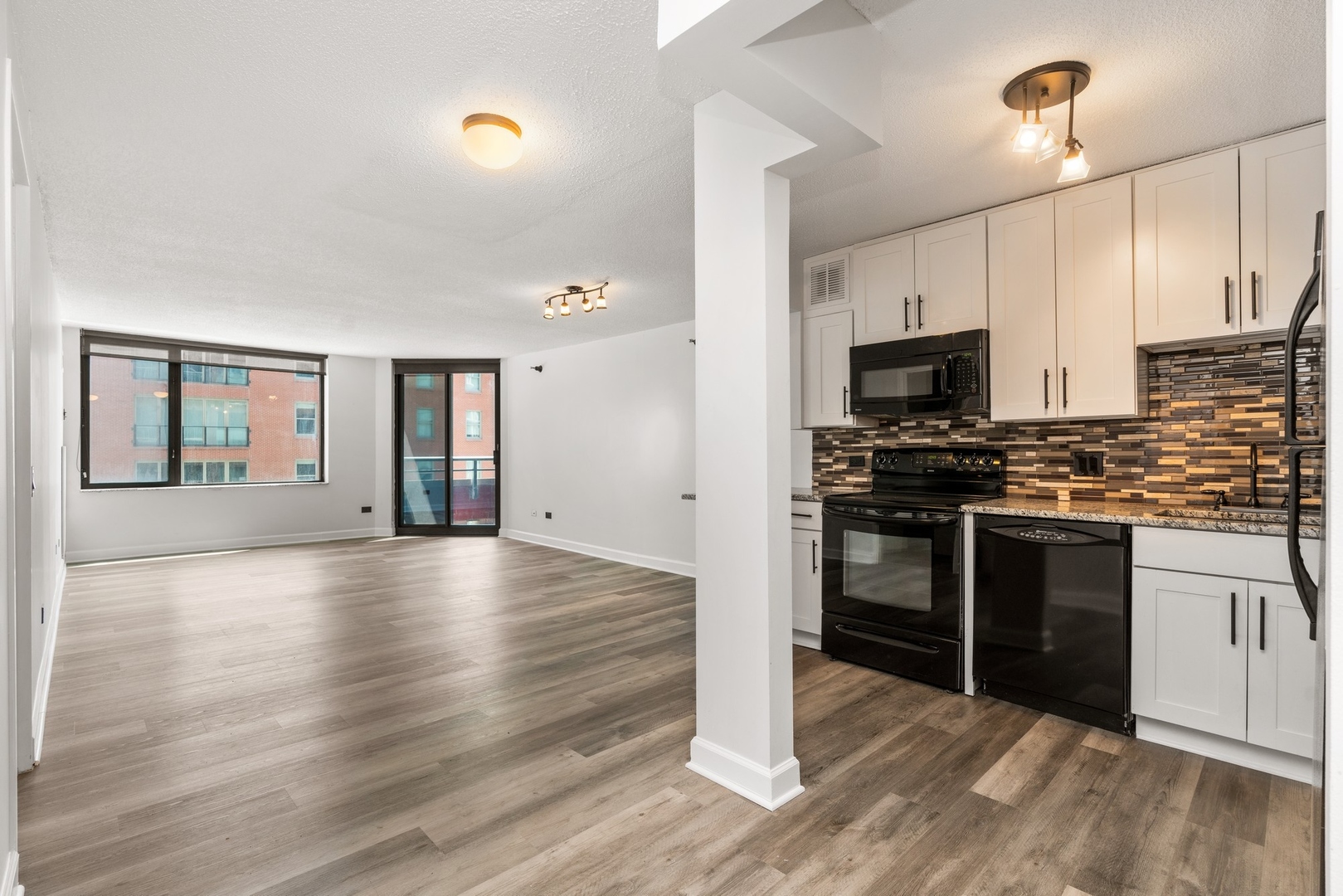 480 N McClurg Court 604