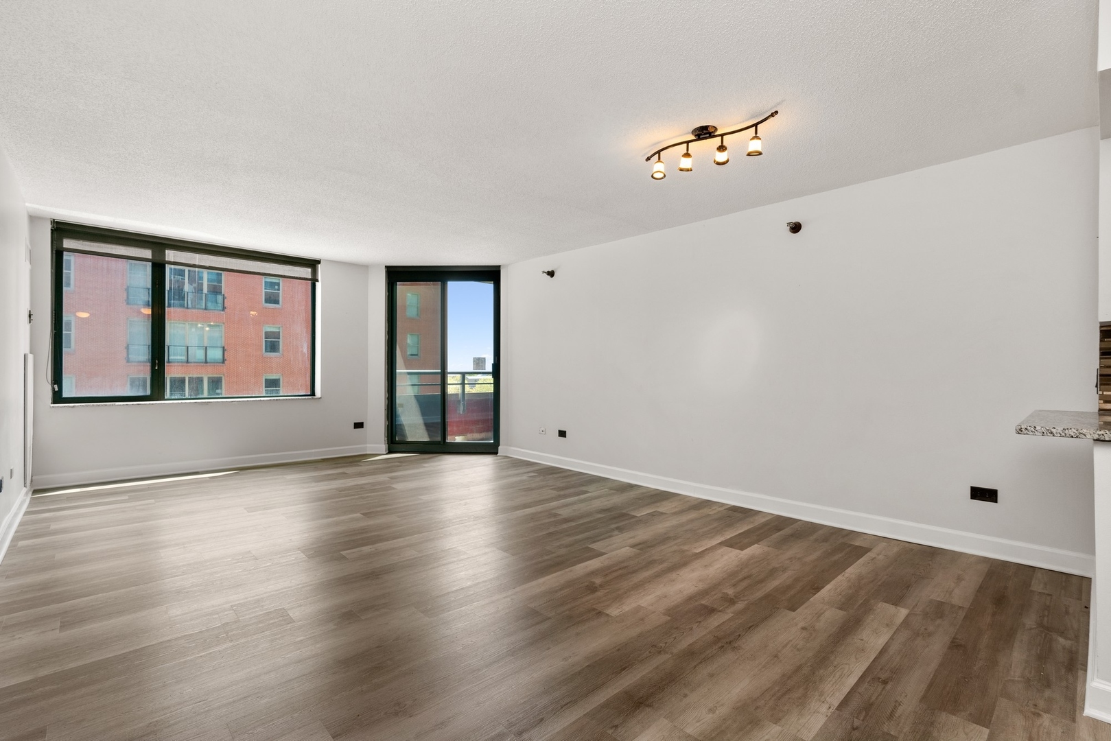 480 N McClurg Court 604