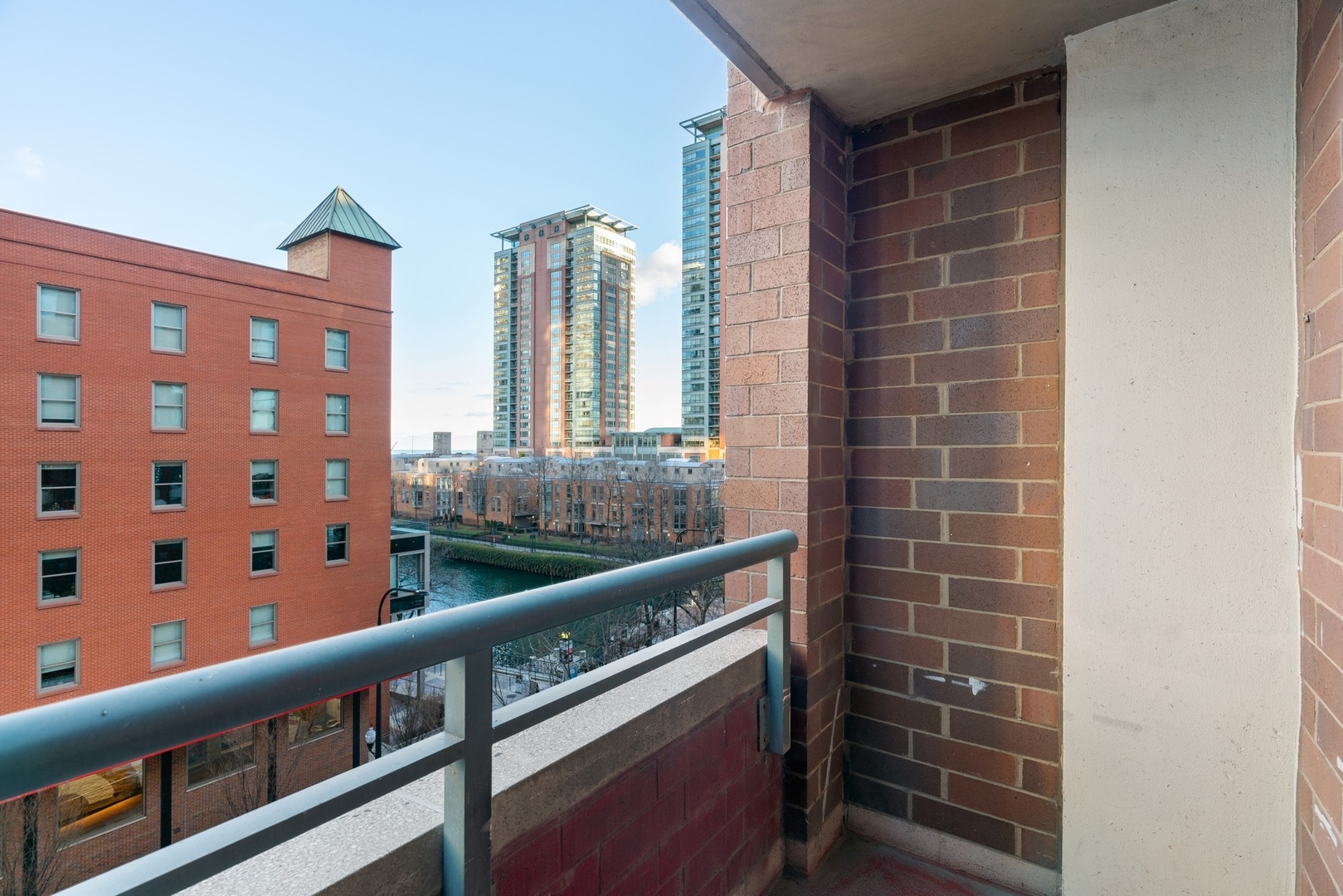 480 N McClurg Court 604