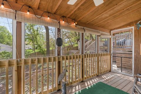 Tiny photo for 124 Oak Street, Le Claire, IA 52753 (MLS # 12621262)