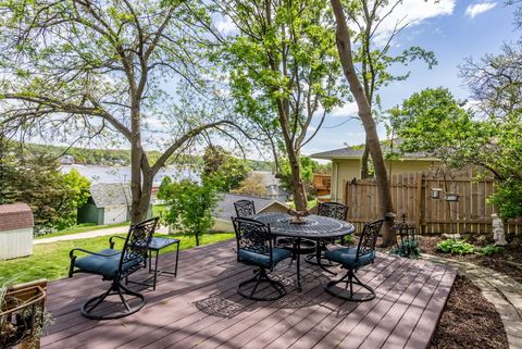 Tiny photo for 124 Oak Street, Le Claire, IA 52753 (MLS # 12621262)