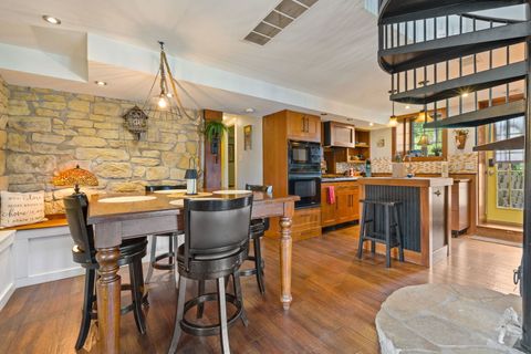 Tiny photo for 124 Oak Street, Le Claire, IA 52753 (MLS # 12621262)