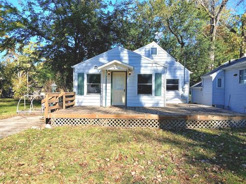 112 Hazel Court Island Lake IL 60042