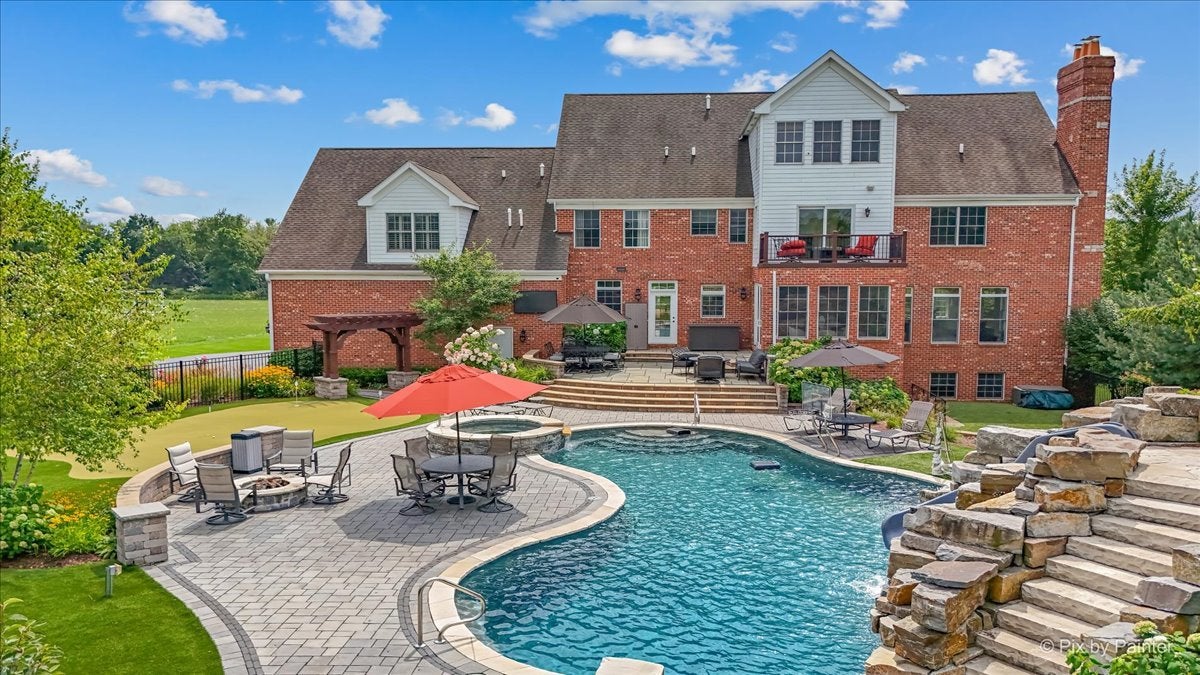 3512 DEEP WOOD Drive