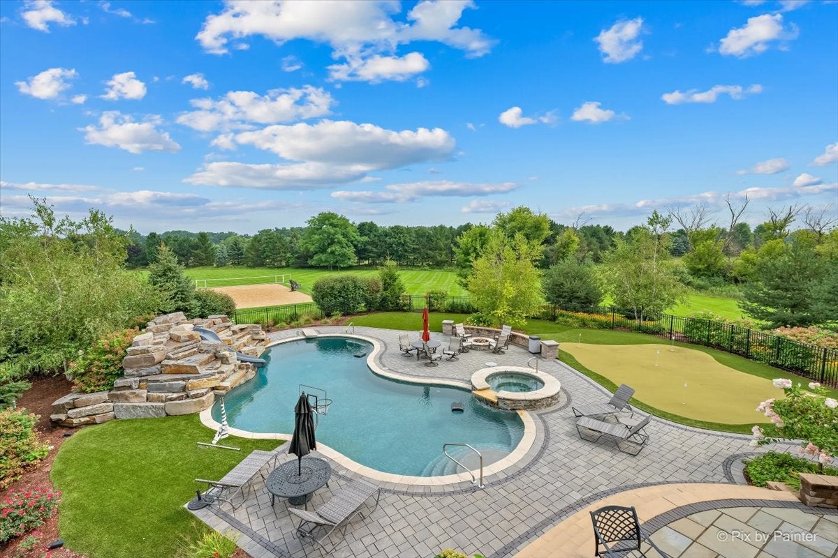 3512 DEEP WOOD Drive