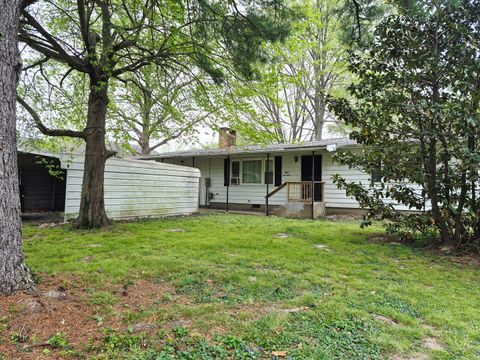 Photo of 817 S 3rd Street, Herrin, IL 62948 (MLS # 12618193)