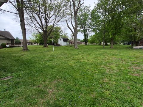 Tiny photo for 817 S 3rd Street, Herrin, IL 62948 (MLS # 12618193)