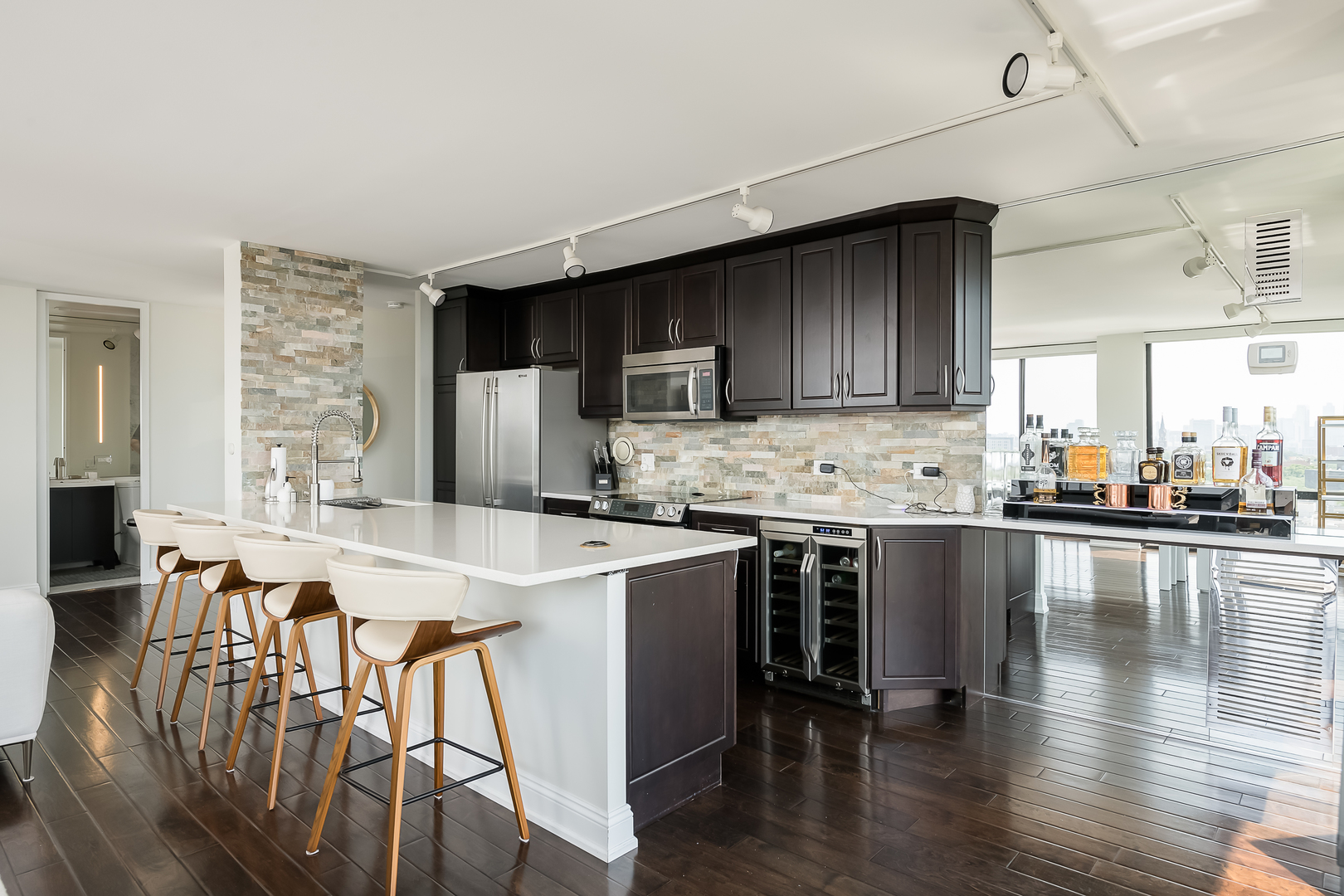 345 W Fullerton Parkway 1303