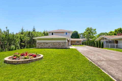 Tiny photo for 1325 E Lake Avenue, Glenview, IL 60025 (MLS # 12676606)