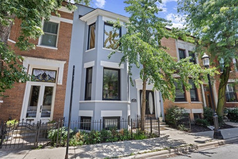 Photo of 3833 N Alta Vista Terrace, Chicago, IL 60613 (MLS # 12725309)