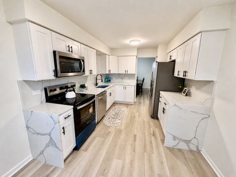 Tiny photo for 11151 Cottonwood Drive #19C, Palos Hills, IL 60465 (MLS # 12636282)