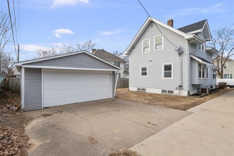 Tiny photo for 350 15th Avenue, Moline, IL 61265 (MLS # 12586090)