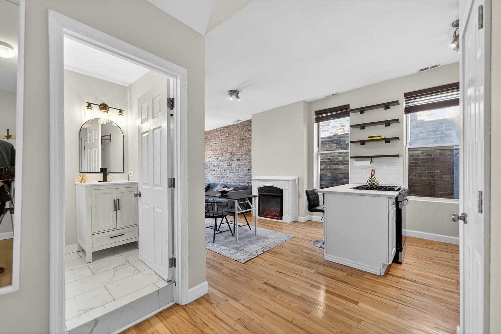 1324 W Huron Street 4R