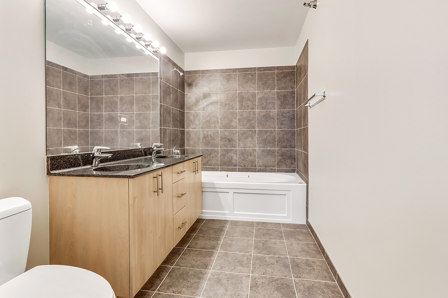 235 W Van Buren Street 2615