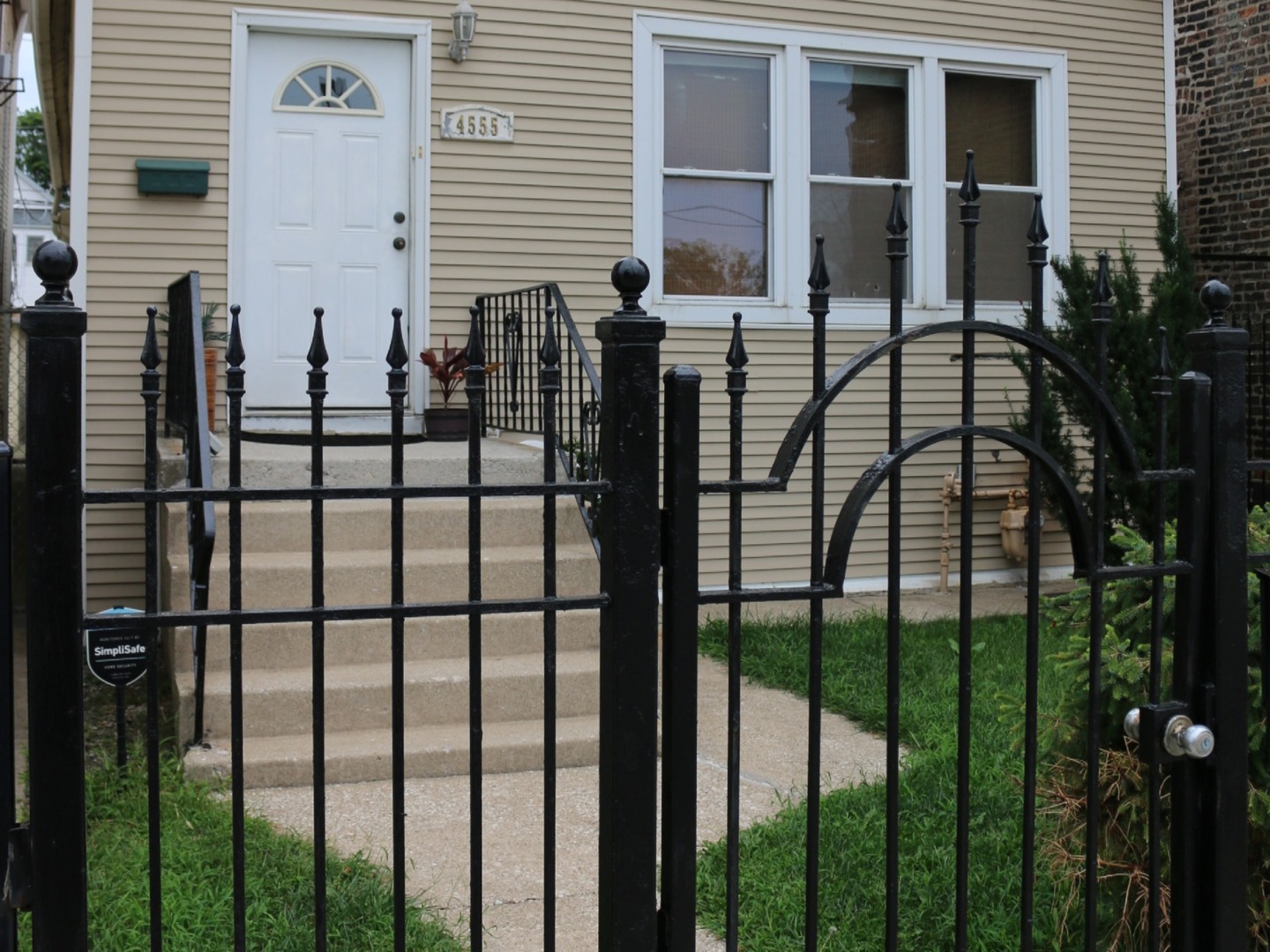 4555 S Halsted Street