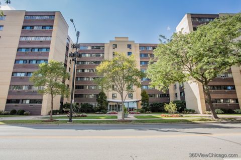 Tiny photo for 6300 N Sheridan Road #517, Chicago, IL 60660 (MLS # 12478274)