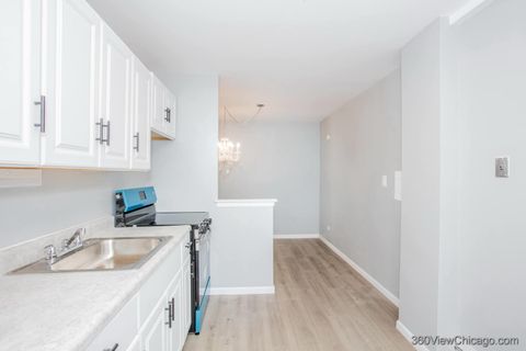 Tiny photo for 6300 N Sheridan Road #517, Chicago, IL 60660 (MLS # 12478274)