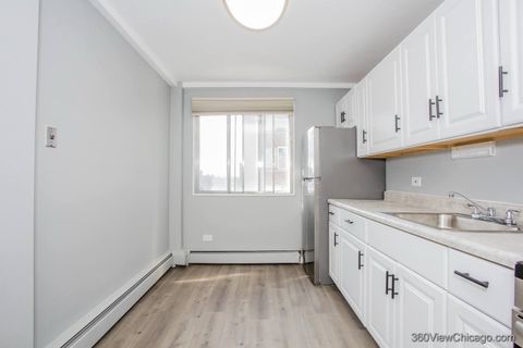 Tiny photo for 6300 N Sheridan Road #517, Chicago, IL 60660 (MLS # 12478274)