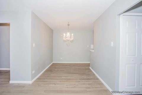 Tiny photo for 6300 N Sheridan Road #517, Chicago, IL 60660 (MLS # 12478274)