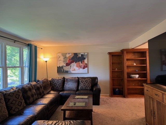 1302 Oxford Lane
