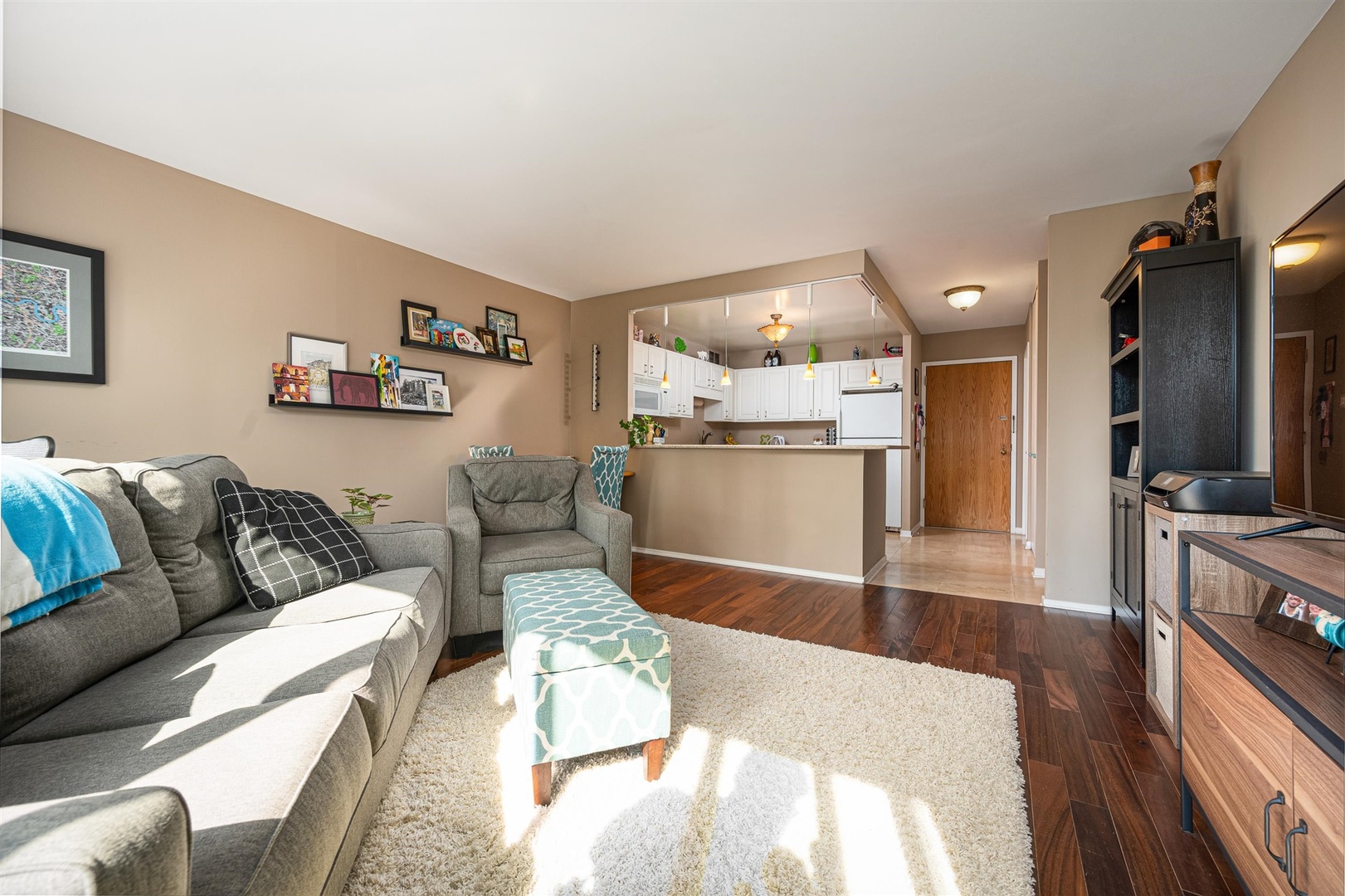 211 E Ohio Street 2519