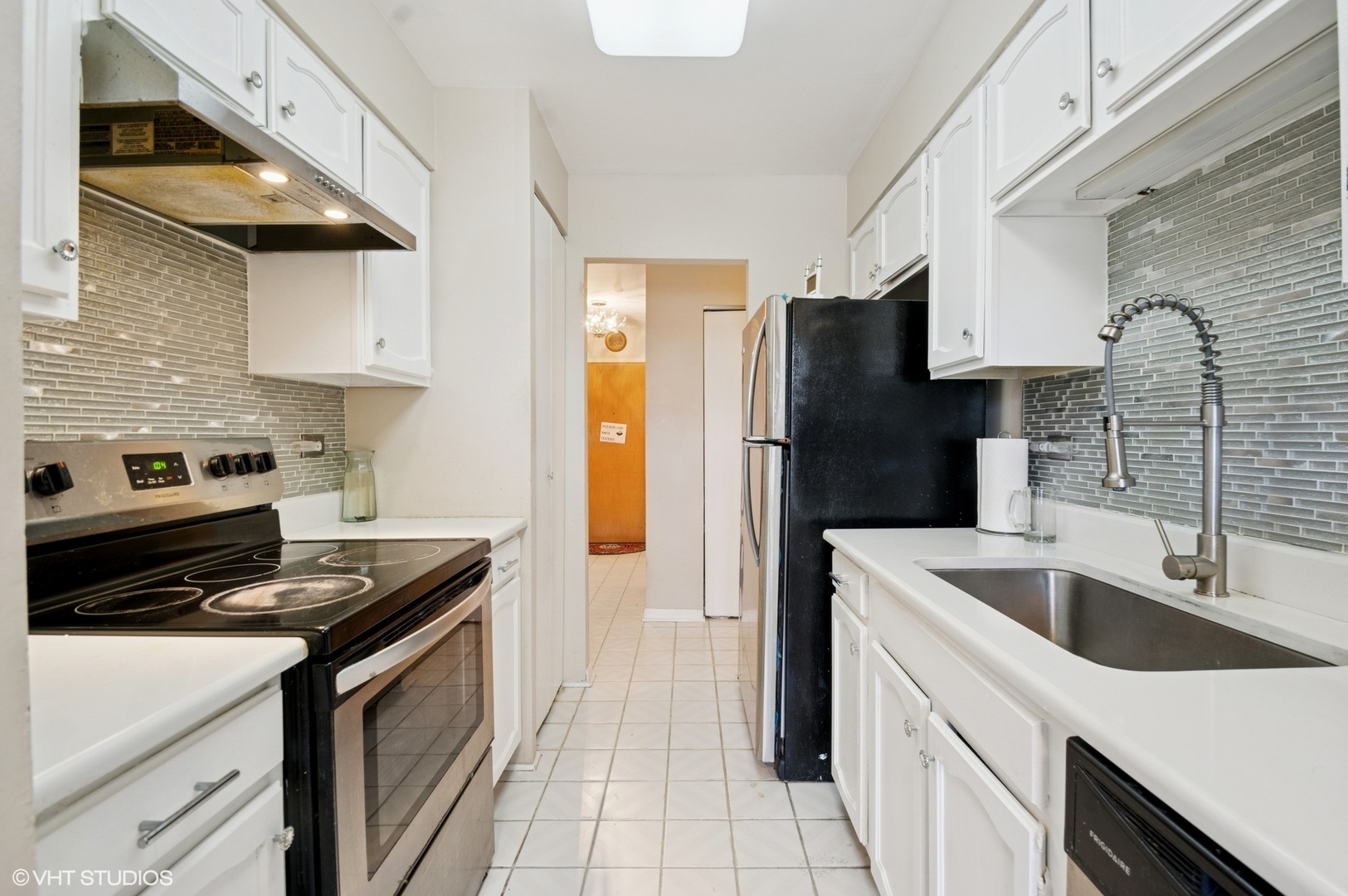 600 Naples Court 107