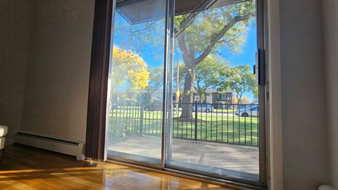 Tiny photo for 9588 Terrace Place #1C, Des Plaines, IL 60016 (MLS # 12567272)