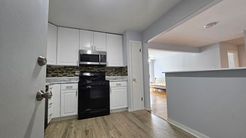 Tiny photo for 9588 Terrace Place #1C, Des Plaines, IL 60016 (MLS # 12567272)