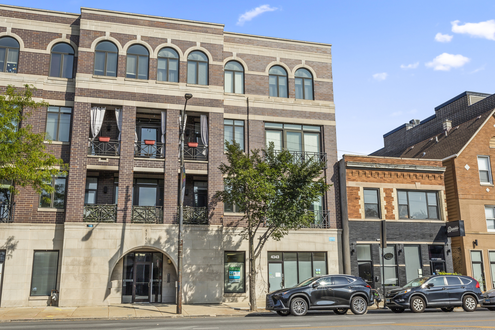 4343 N Western Avenue C1