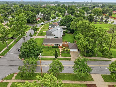 Tiny photo for 25 E Wilson Avenue, Lombard, IL 60148 (MLS # 12687429)