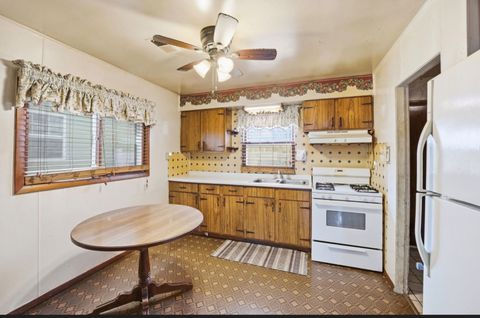 Tiny photo for 14024 S Manistee Avenue, Burnham, IL 60633 (MLS # 12617163)