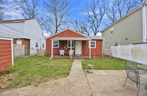 Tiny photo for 14024 S Manistee Avenue, Burnham, IL 60633 (MLS # 12617163)