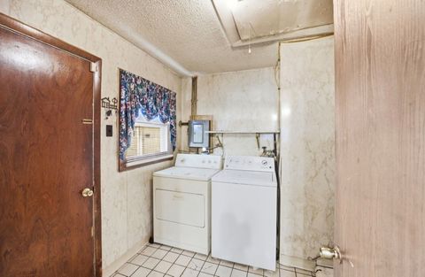 Tiny photo for 14024 S Manistee Avenue, Burnham, IL 60633 (MLS # 12617163)