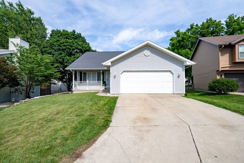 Tiny photo for 2014 Woodhavens Drive, Bloomington, IL 61701 (MLS # 12661569)