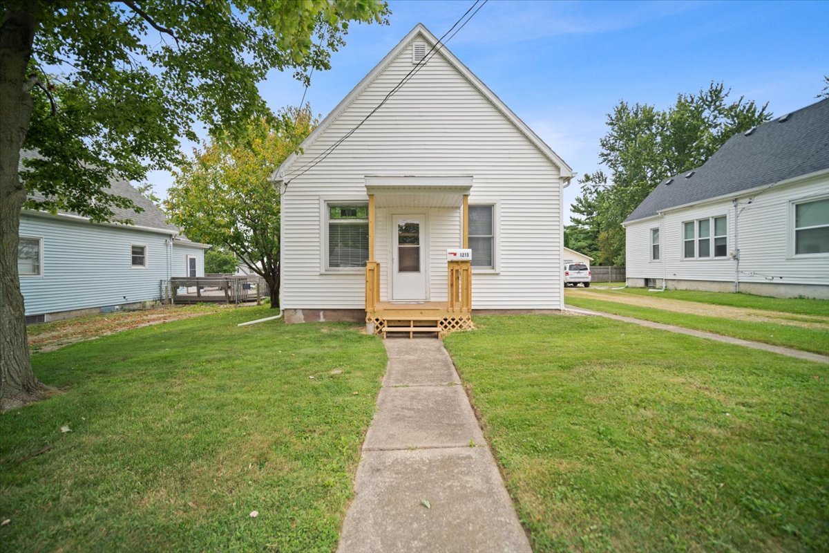 View Bloomington, IL 61701 house