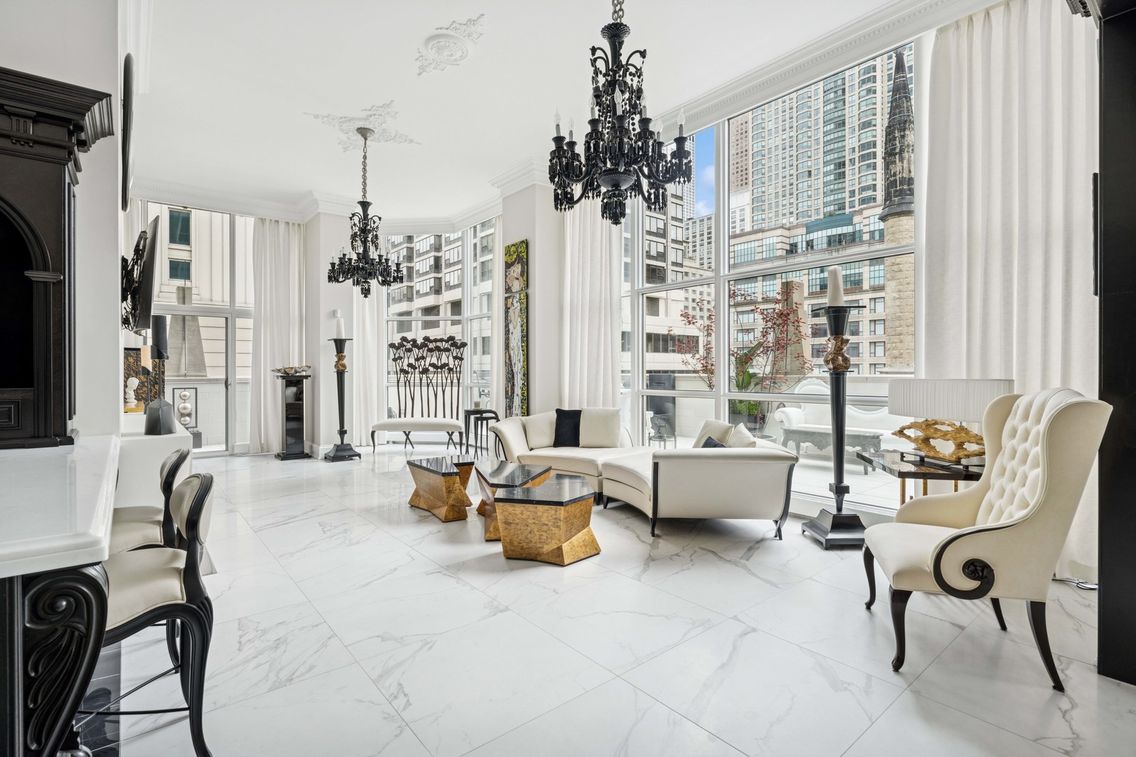 21 E Huron Street 706