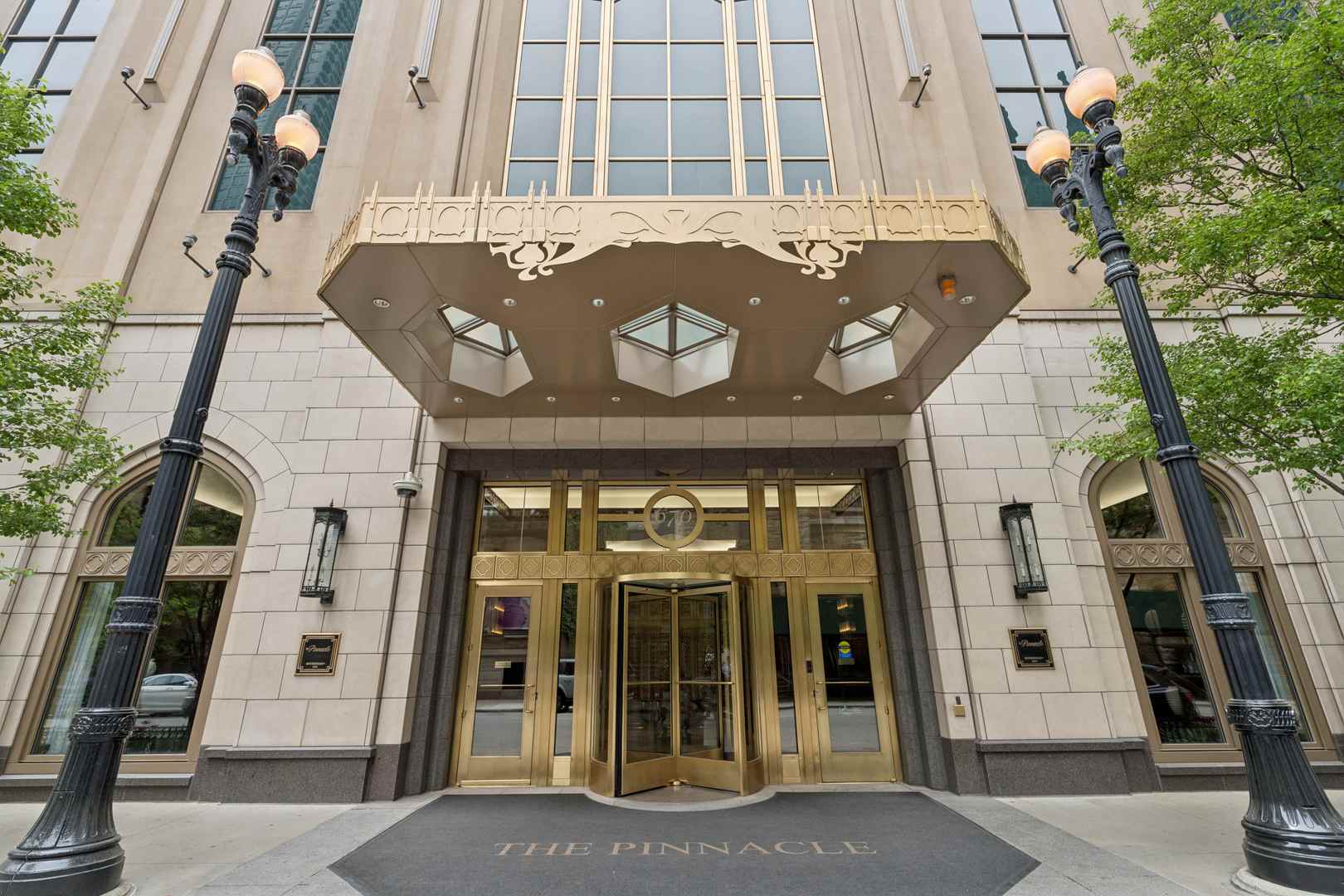 21 E Huron Street 706