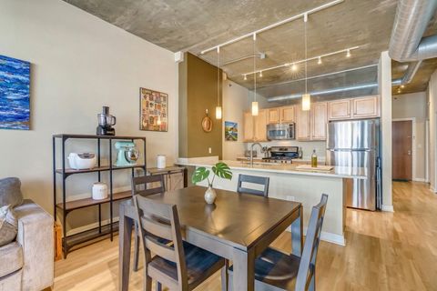 Tiny photo for 1305 S MICHIGAN Avenue #1506, Chicago, IL 60605 (MLS # 12600489)