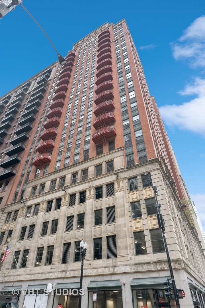 208 W WASHINGTON Street 2110
