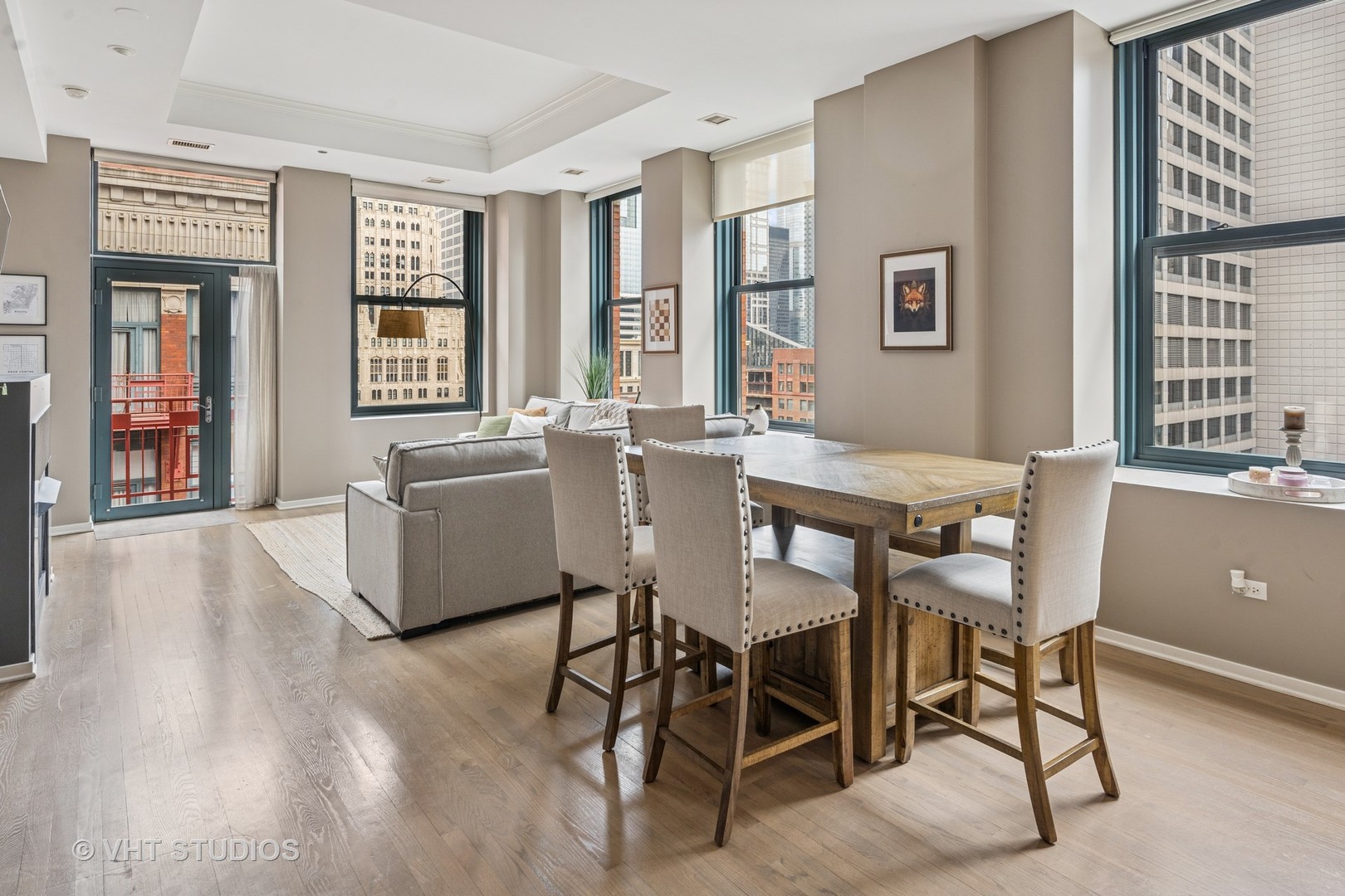 208 W WASHINGTON Street 2110