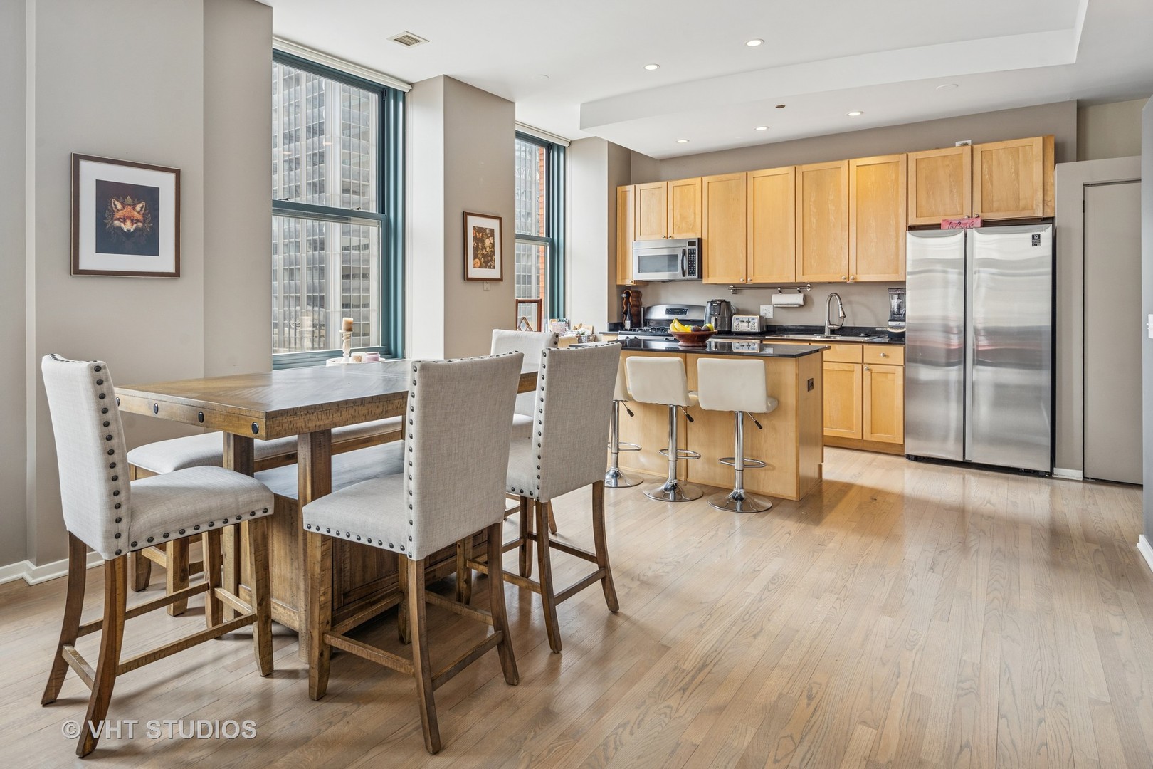 208 W WASHINGTON Street 2110